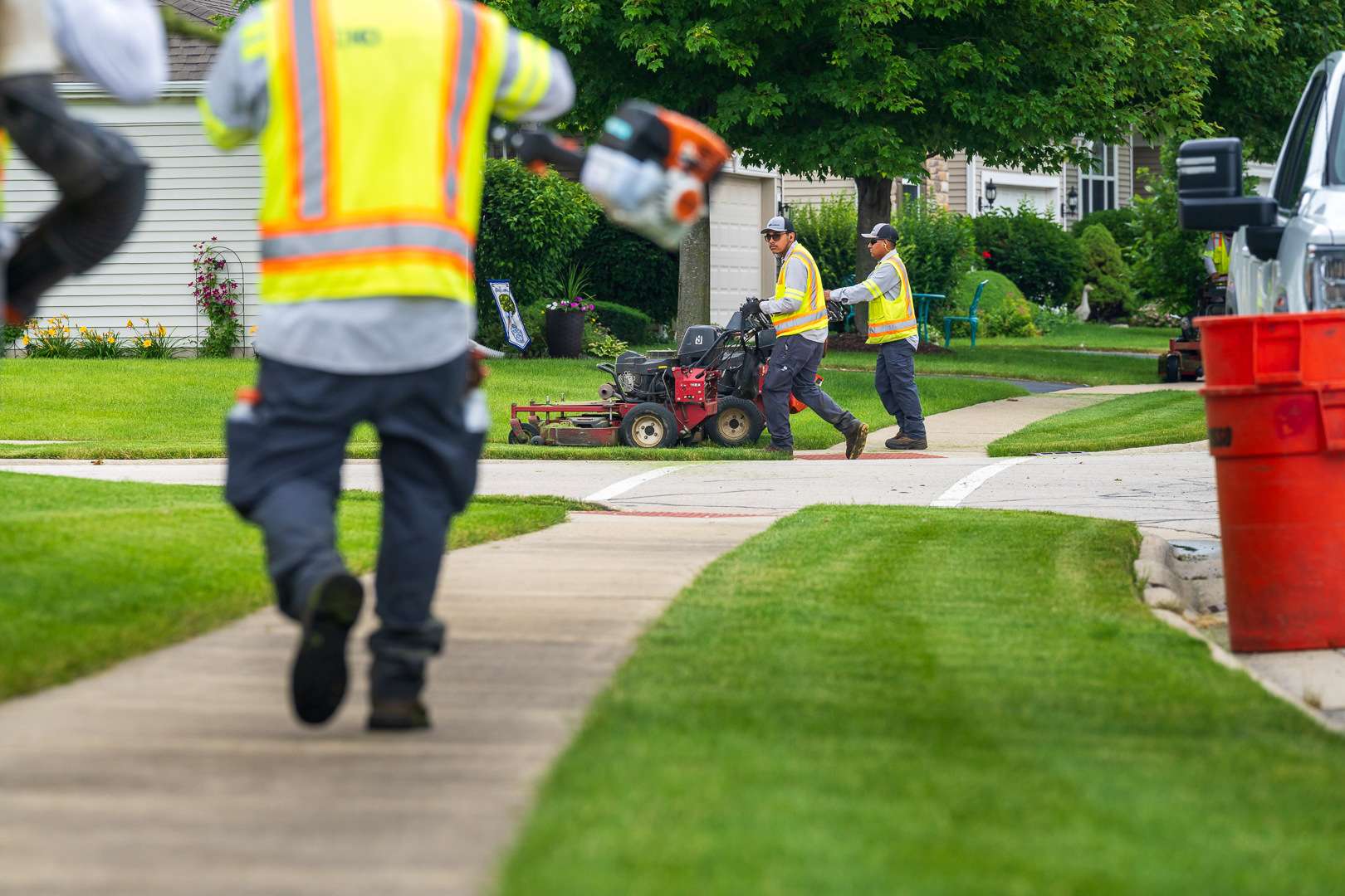 commercial mow crew HOA