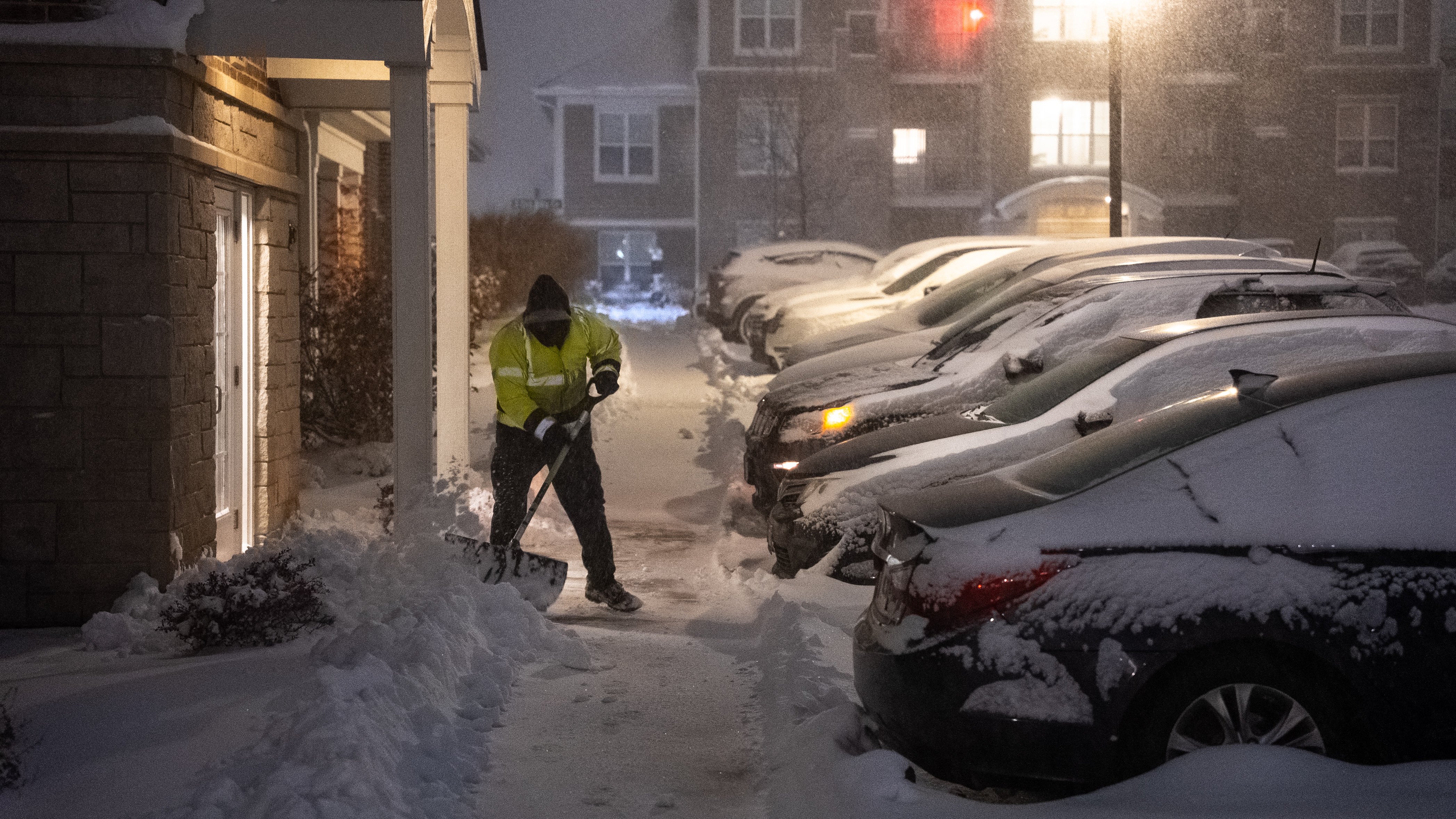 snow removal sidewalk crew retail HOA shovel salt calcium