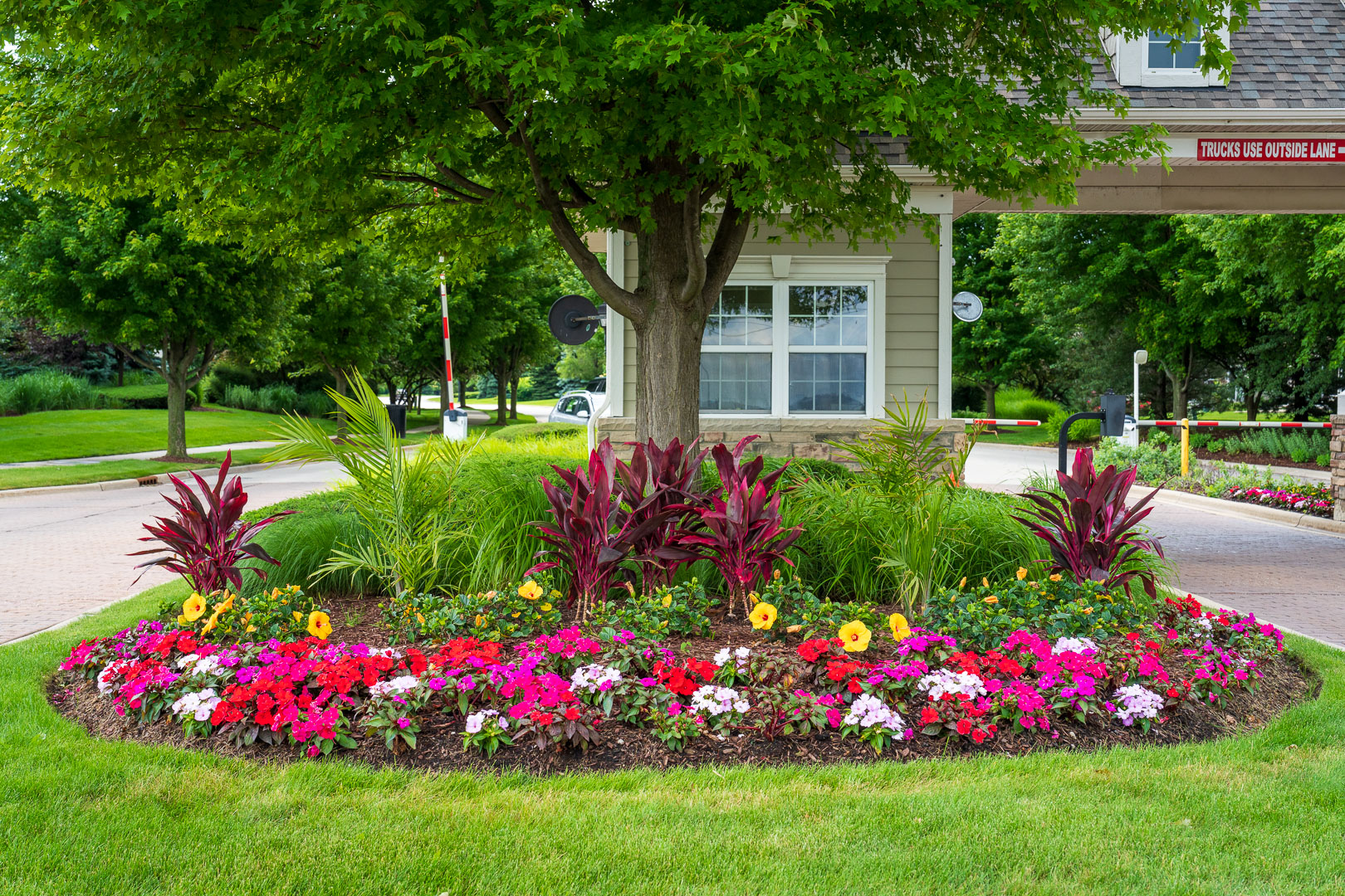 commercial HOA shorewood glen sign and planting beds 2