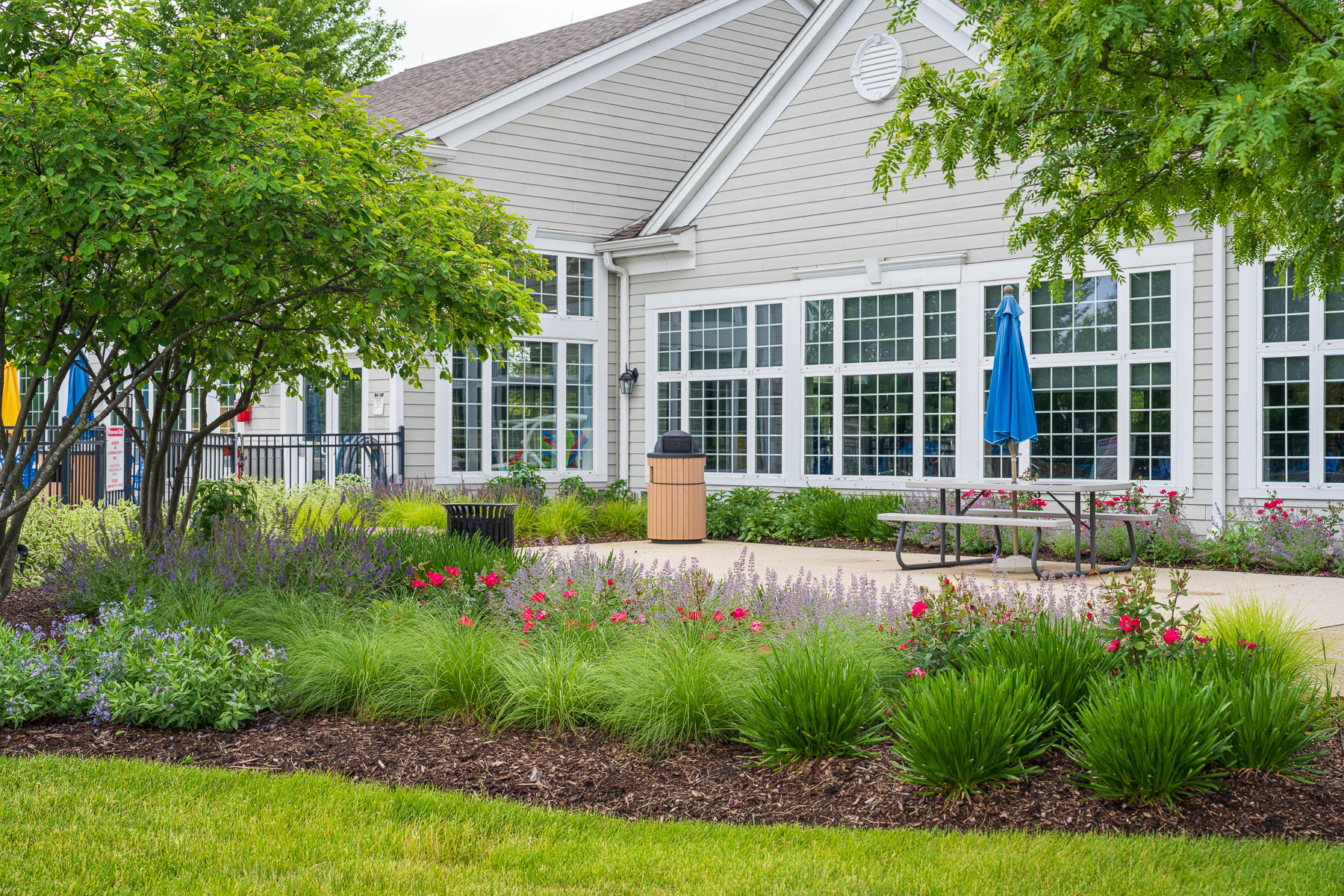 6 Benefits of Adding Mulch to a Commercial Property in Greater Chicago